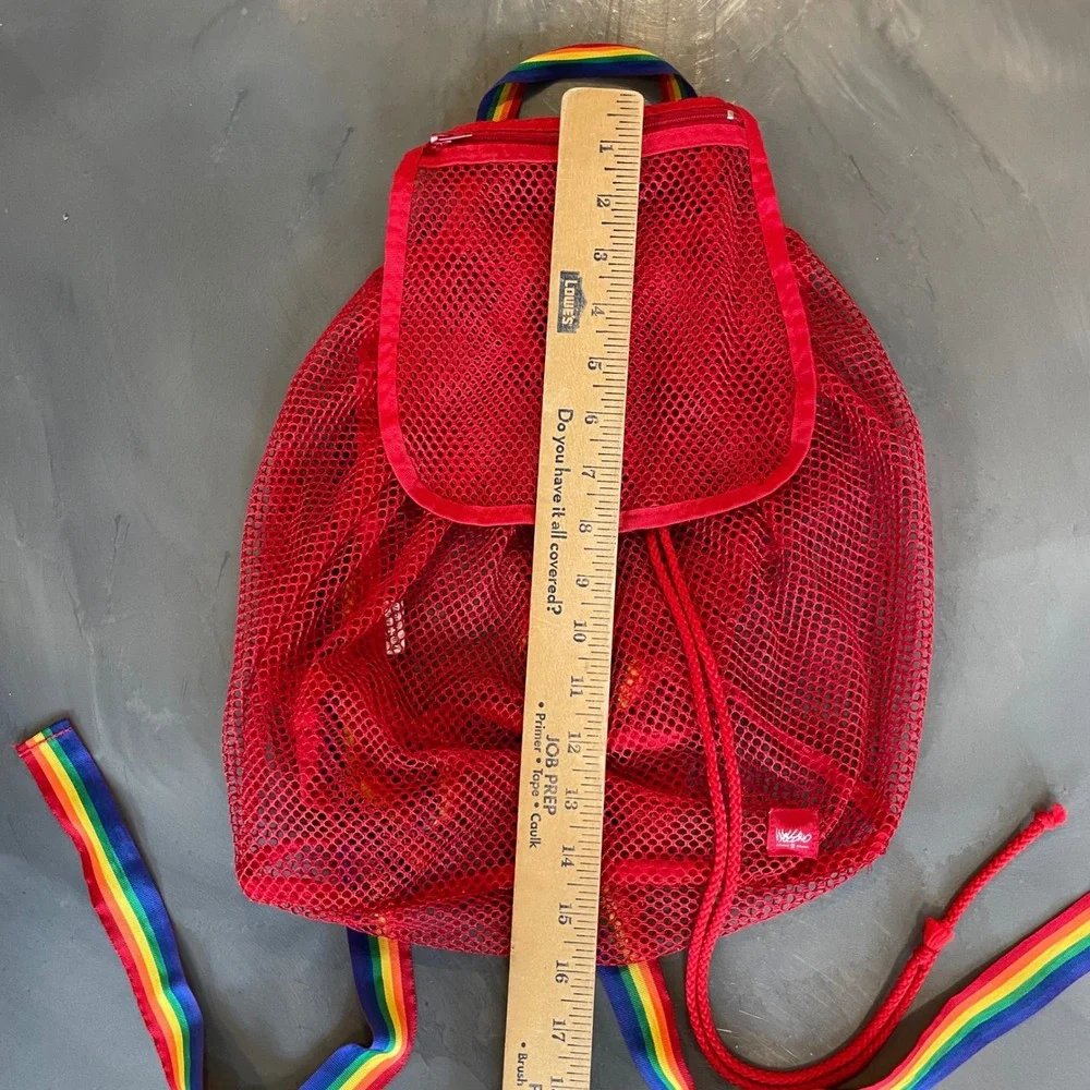 VTG Mossimo Red Mesh Backpack Rainbow Straps Drawstring Festival Concert Bag‎